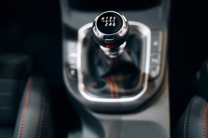Differences in car performance between manual and automatic transmissions