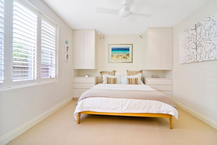 Minimalist bedroom furniture ideas with storage